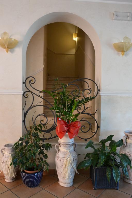 Villa Luigi Hotel & Restaurant Nuova Gestione Villa Rosa Di Martinsicuro Kültér fotó