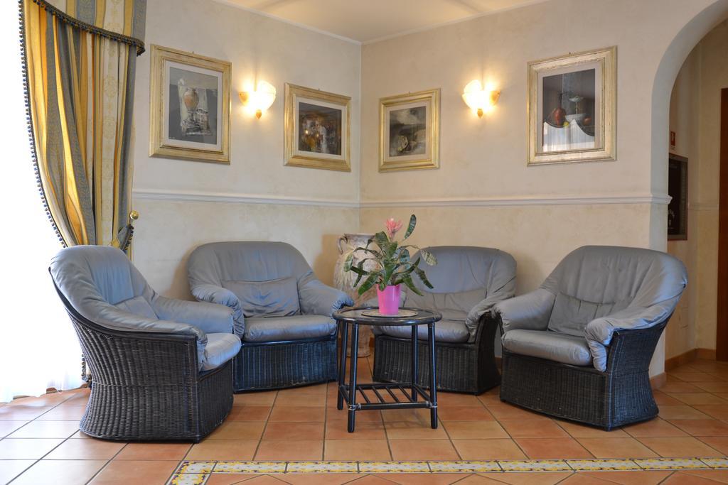 Villa Luigi Hotel & Restaurant Nuova Gestione Villa Rosa Di Martinsicuro Kültér fotó