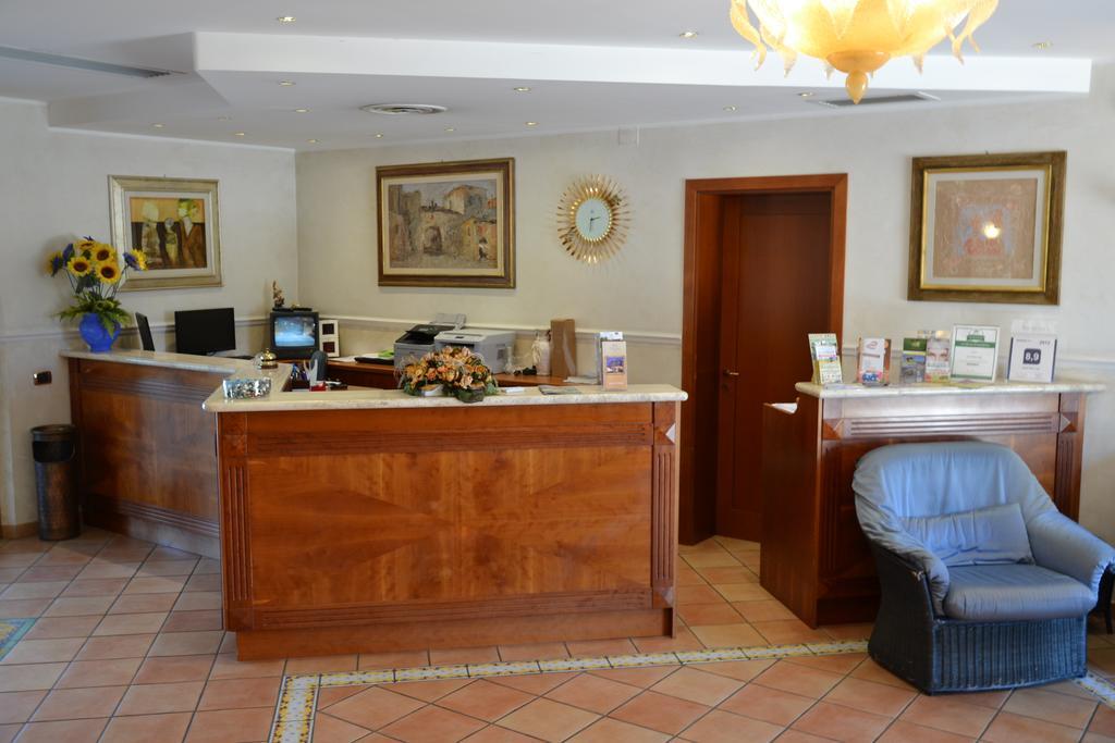 Villa Luigi Hotel & Restaurant Nuova Gestione Villa Rosa Di Martinsicuro Kültér fotó