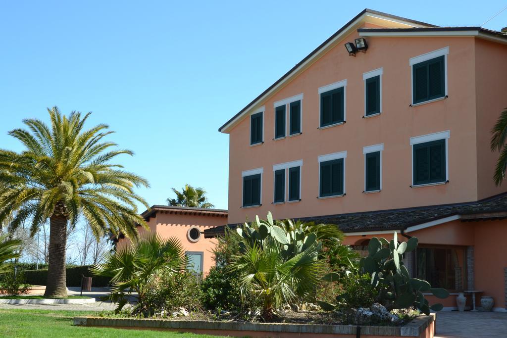 Villa Luigi Hotel & Restaurant Nuova Gestione Villa Rosa Di Martinsicuro Kültér fotó