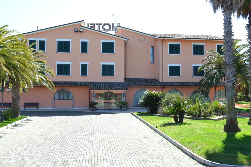 Villa Luigi Hotel & Restaurant Nuova Gestione Villa Rosa Di Martinsicuro Kültér fotó
