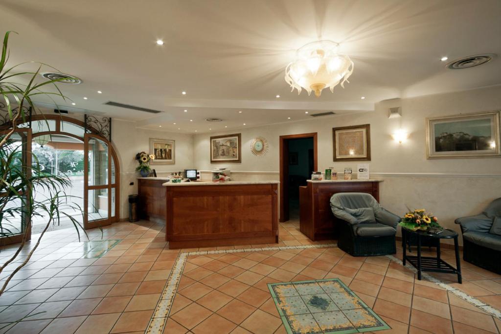 Villa Luigi Hotel & Restaurant Nuova Gestione Villa Rosa Di Martinsicuro Kültér fotó