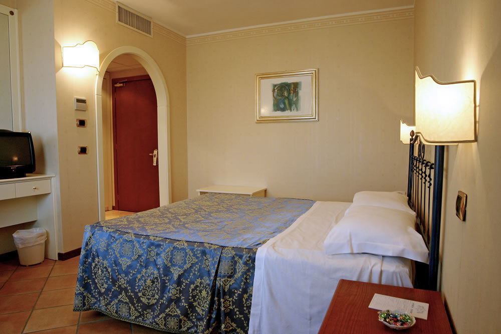 Villa Luigi Hotel & Restaurant Nuova Gestione Villa Rosa Di Martinsicuro Kültér fotó