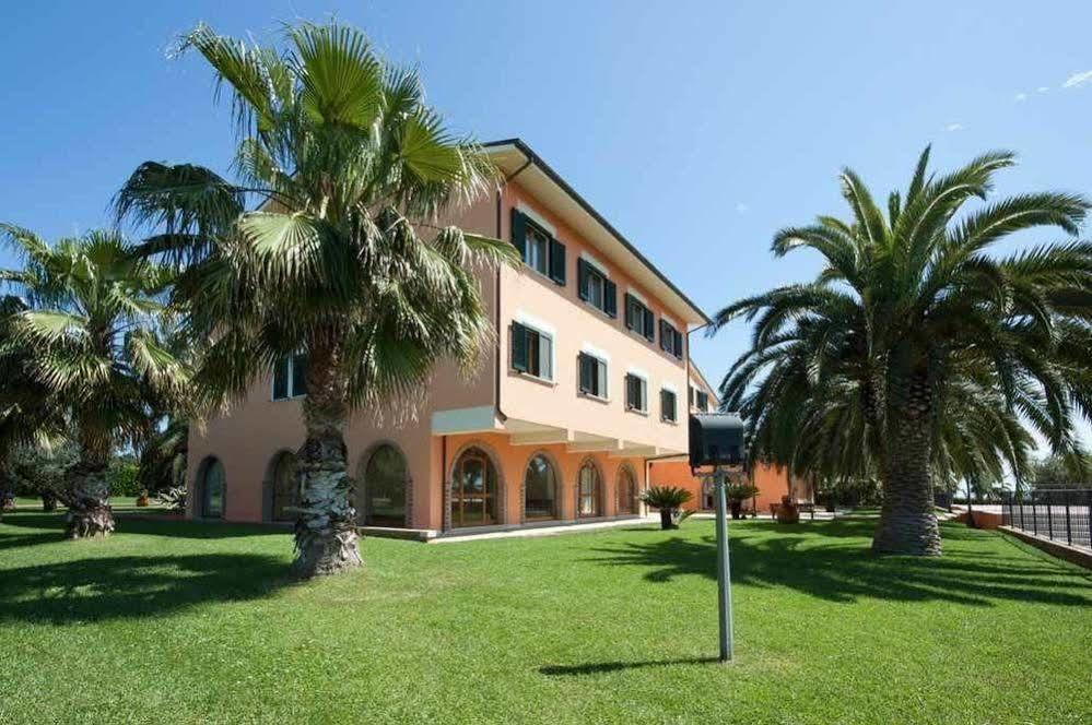 Villa Luigi Hotel & Restaurant Nuova Gestione Villa Rosa Di Martinsicuro Kültér fotó