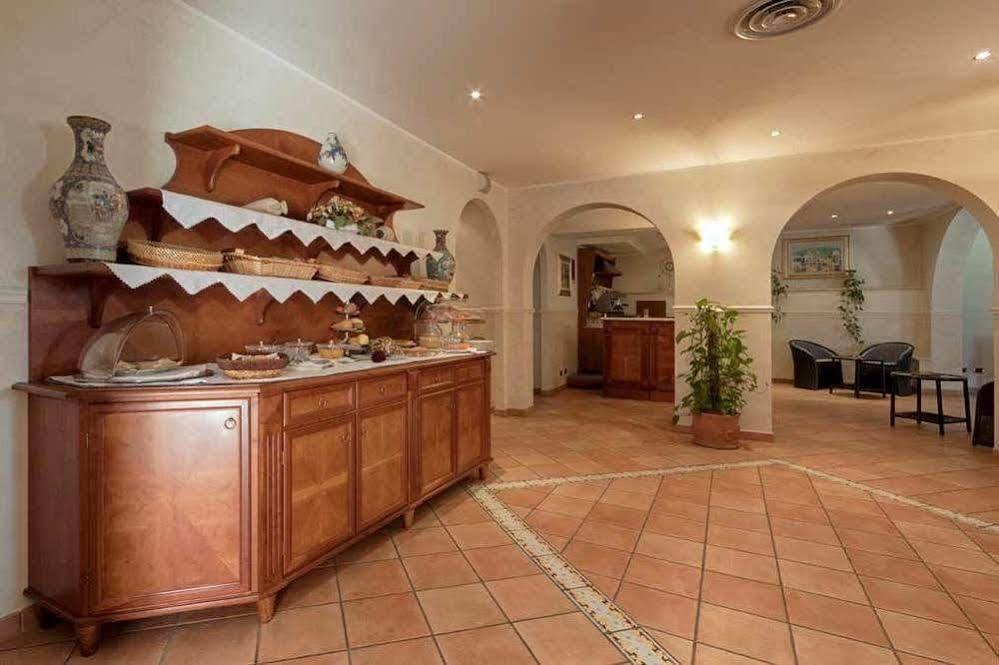 Villa Luigi Hotel & Restaurant Nuova Gestione Villa Rosa Di Martinsicuro Kültér fotó