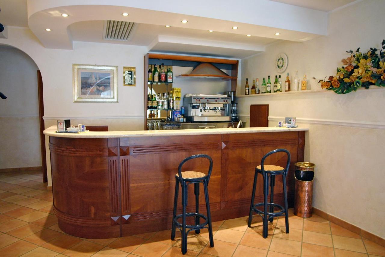 Villa Luigi Hotel & Restaurant Nuova Gestione Villa Rosa Di Martinsicuro Kültér fotó